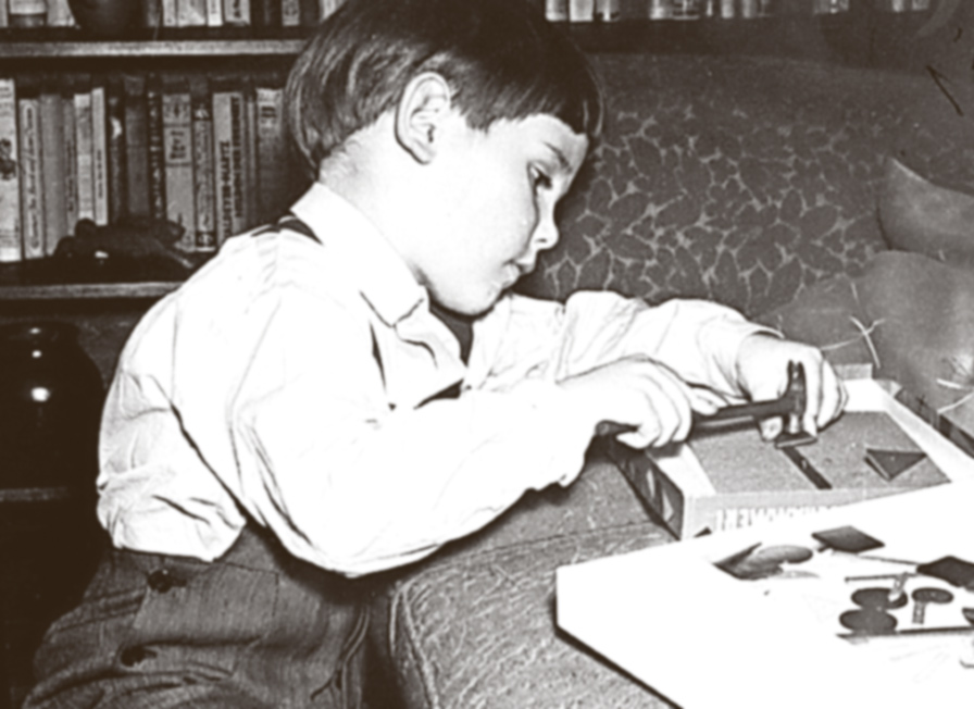 Vier Männer und ein Künstler